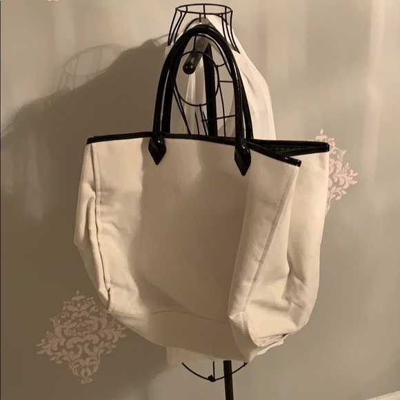 Victoria Secret’s Tote - Picture 4 of 4